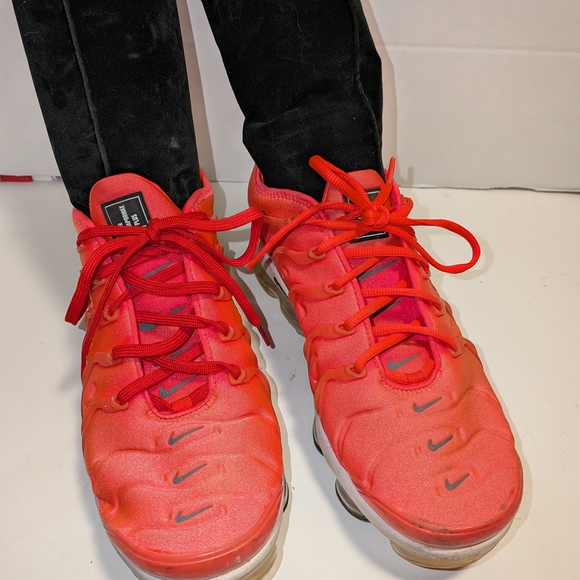 Nike Air Vapormax Plus Bright Crimson Athletic Sneakers Size 11
